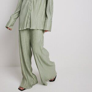 Victoria Waldau x NA-KD Flared Leg Plissé Trousers [LIKE NEW, WORN ONCE]
